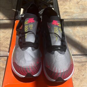 DS Men’s Nike Zoom Fly SP size 13